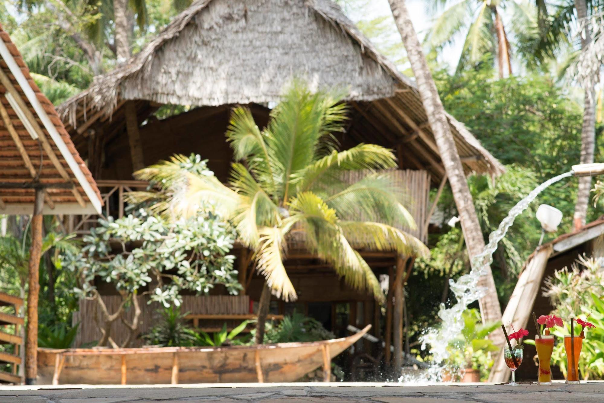 Ziwa Beach Resort Bamburi Kültér fotó